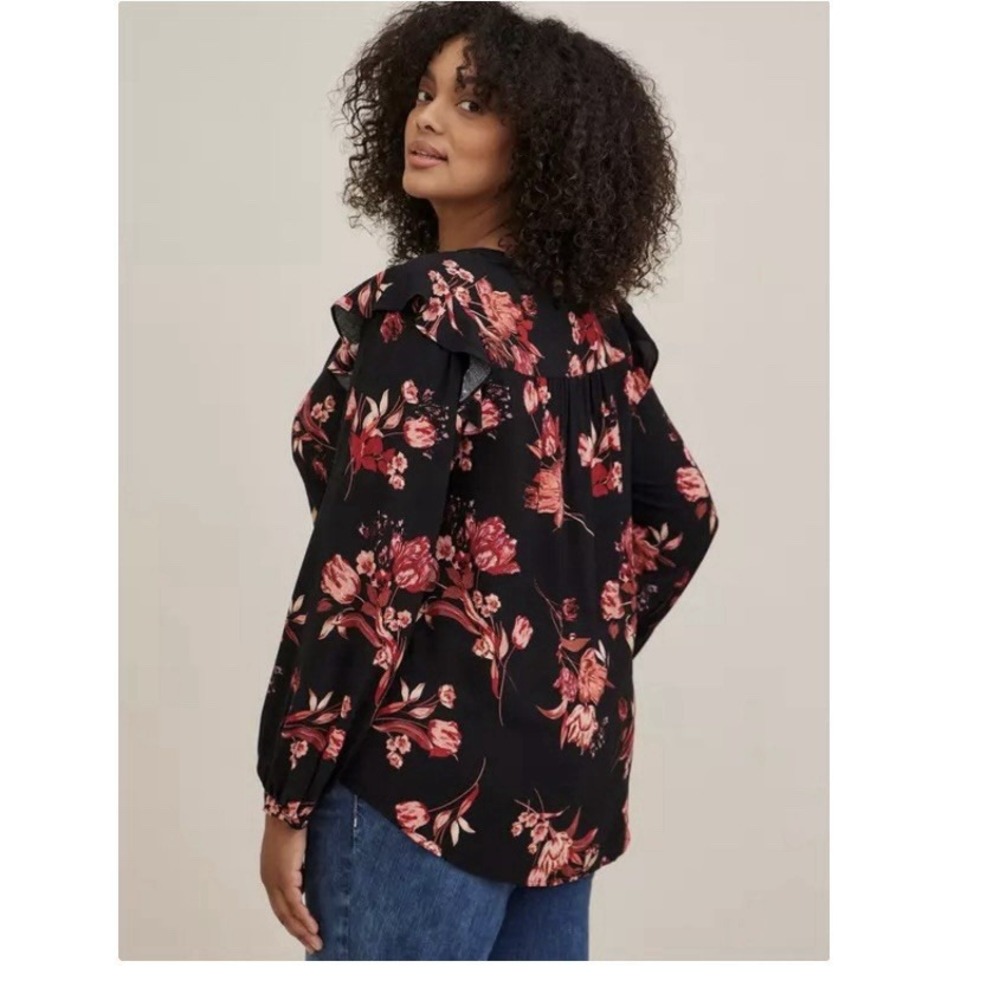 Torrid Black Floral Challis Ruffle Trim Pullover Top Size 3X - Picture 4 of 12